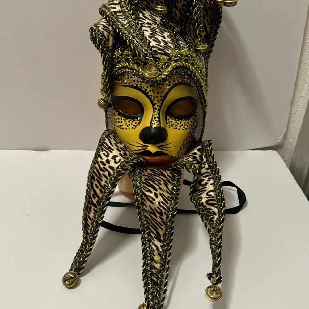 2 Vintage Elegant Venetian Masquerade Mask - Picture 5 of 15